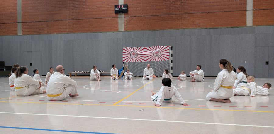 Kurze Besprechung im Kreis