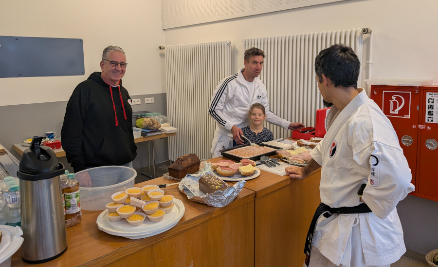 Kaffee und Kuchen gab es reichlich