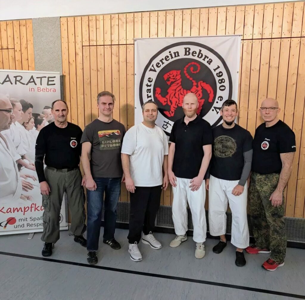 Einige Karateka aus Nordhessen waren anwesend. Von links – Jürgen Dach, Paul, Belal, Dennis, Lenz und Jürgen Wacker.